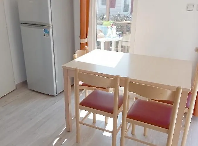 مكان تخييم Spacieux Mobil-home Fréjus